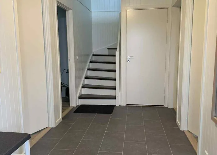 Cozy Lofoten Hideaway Apartment Leknes