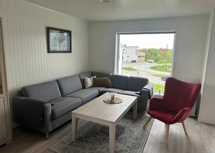 Cozy Lofoten Hideaway 레크네스